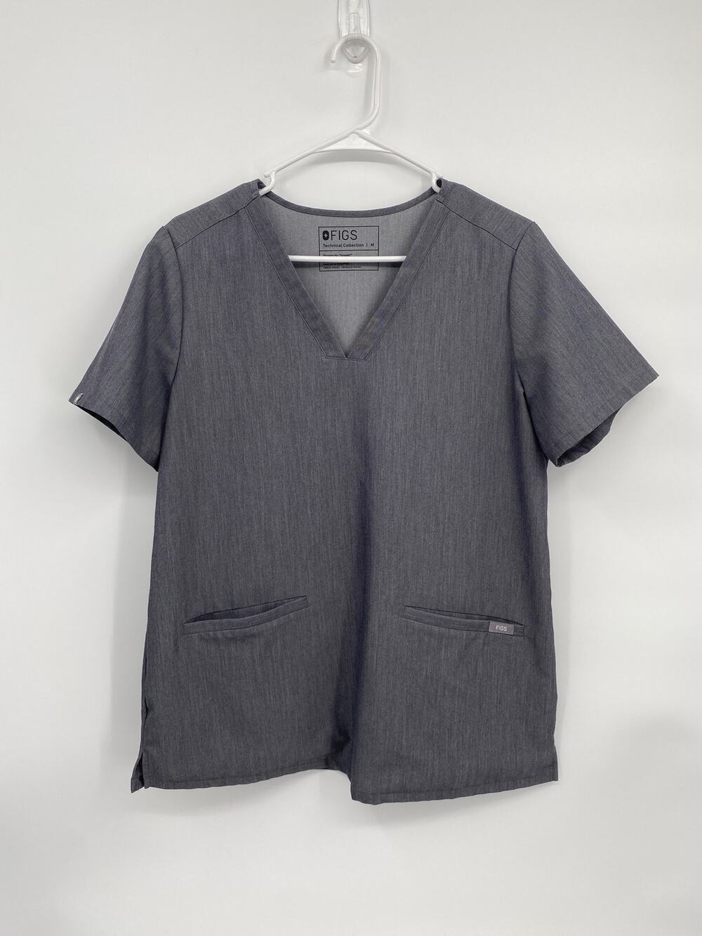Figs Casma Three-Pocket Scrub Top Graphite Gray V-neck Medium